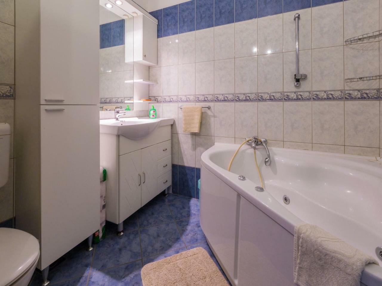 Apartments Adrasteja Dramalj Ngoại thất bức ảnh